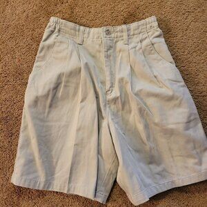 Lee Casuals Khaki Shorts Womens 12 Medium  Pleated Front Wrinkle Free Tan